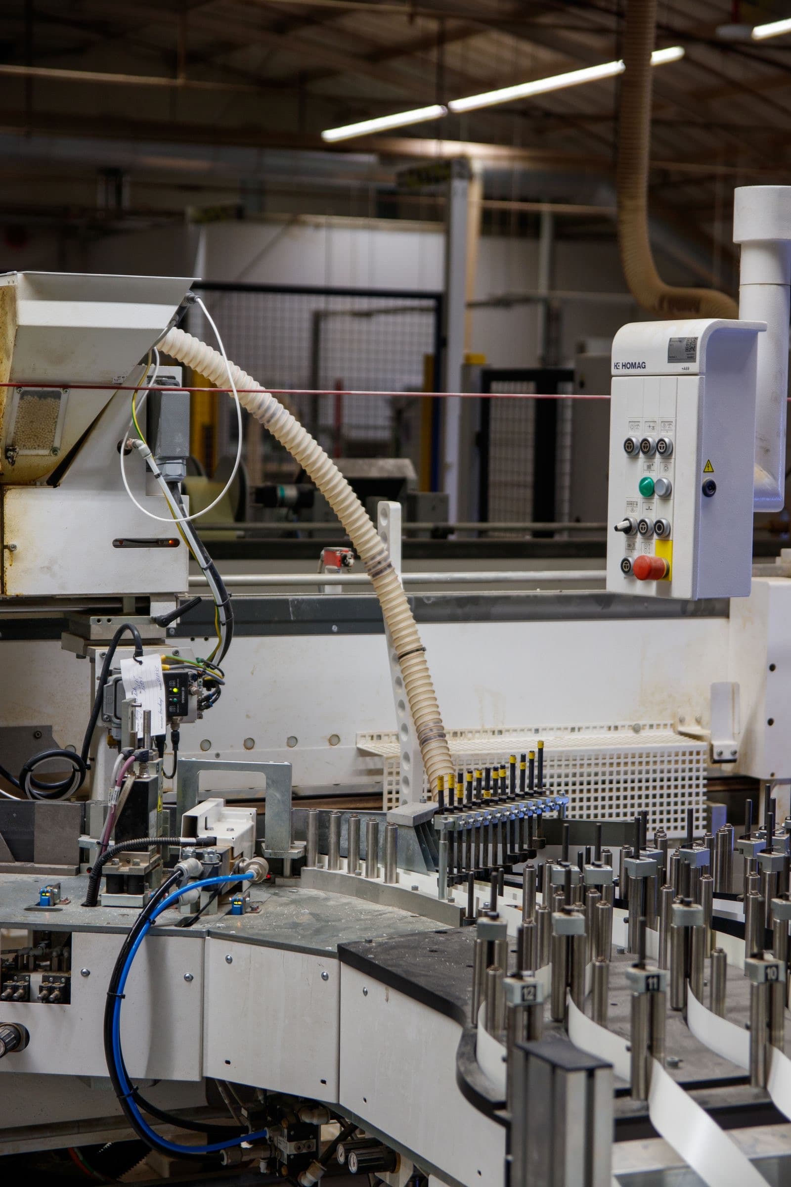 Machine de production automatisée dans un atelier